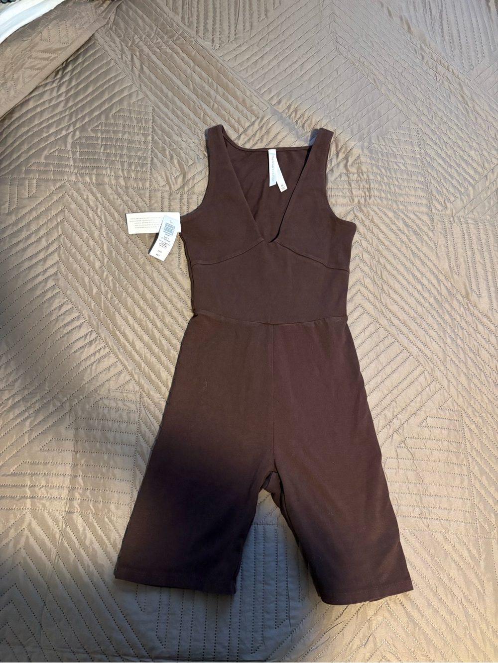 NWT Aritzia Babaton Soft Contour Romper – XS Rich Mocha Brown